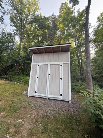 105 Lakeside Dr, Vernon Twp., NJ 07461