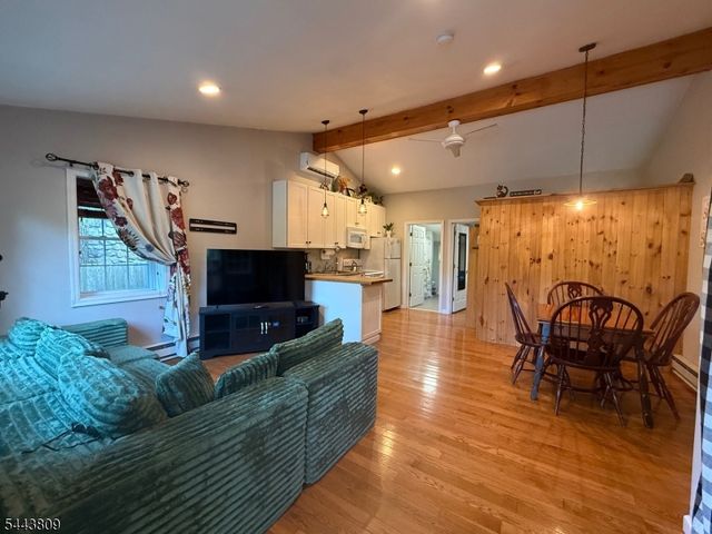 105 Lakeside Dr, Vernon Twp., NJ 07461