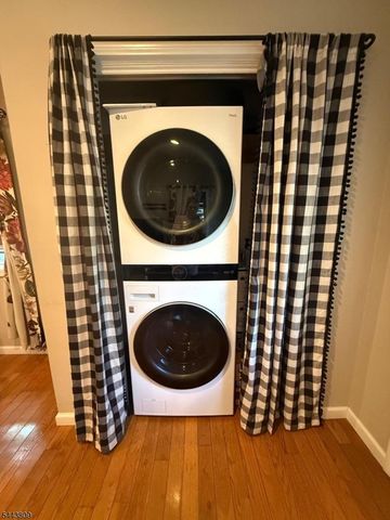 105 Lakeside Dr, Vernon Twp., NJ 07461