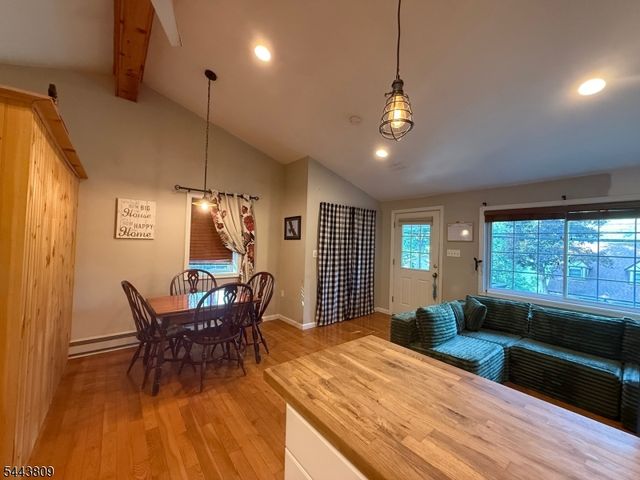 105 Lakeside Dr, Vernon Twp., NJ 07461