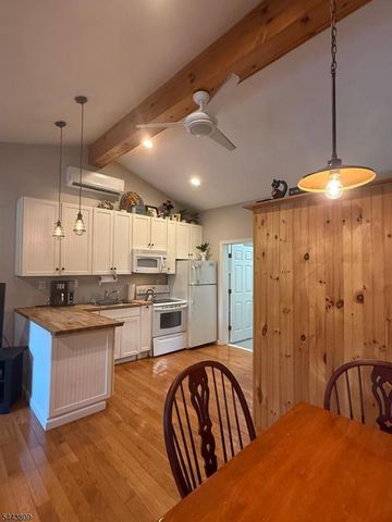 105 Lakeside Dr, Vernon Twp., NJ 07461
