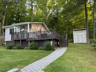 105 Lakeside Dr, Vernon Twp., NJ 07461
