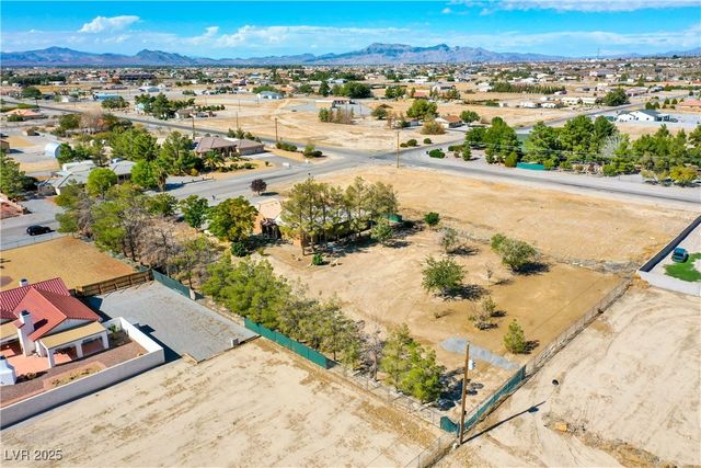 3051 South Rainbow Avenue, Pahrump, NV 89048