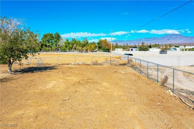 3051 South Rainbow Avenue, Pahrump, NV 89048