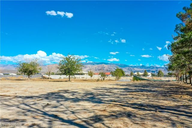 3051 South Rainbow Avenue, Pahrump, NV 89048