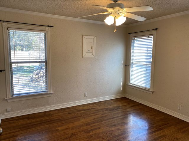 3828 Collinwood Avenue, Fort Worth, TX 76107