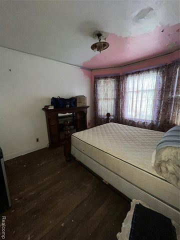 2533 Seyburn Street, Detroit, MI 48214