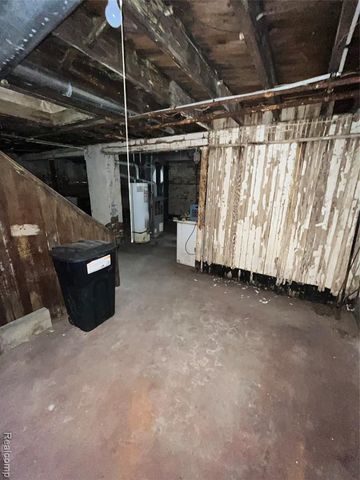 2533 Seyburn Street, Detroit, MI 48214