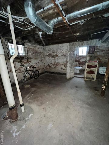 2533 Seyburn Street, Detroit, MI 48214