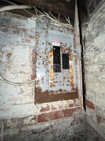 2533 Seyburn Street, Detroit, MI 48214