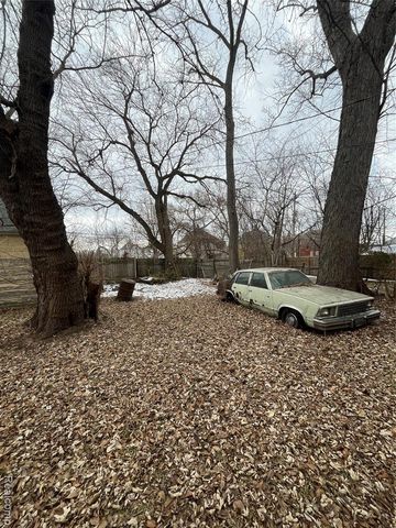 2533 Seyburn Street, Detroit, MI 48214