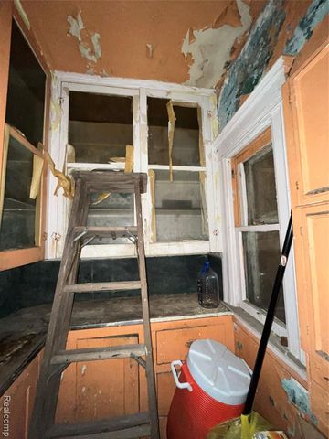 2533 Seyburn Street, Detroit, MI 48214