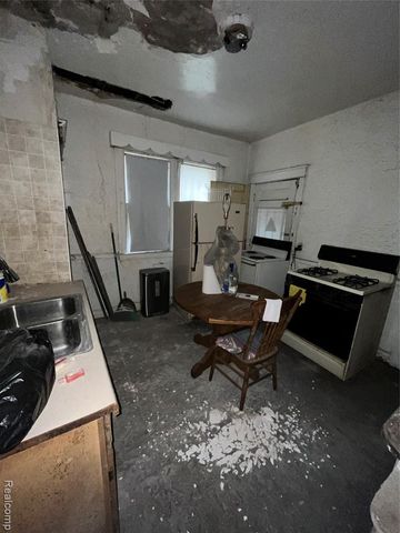 2533 Seyburn Street, Detroit, MI 48214