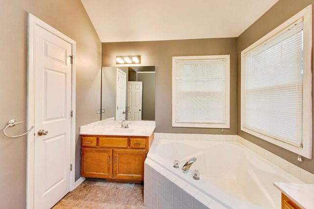 840 NAPA Lane, Aurora, IL 60502