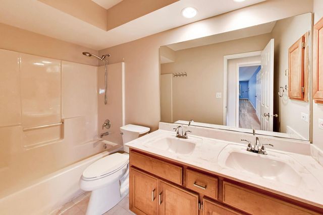 840 NAPA Lane, Aurora, IL 60502