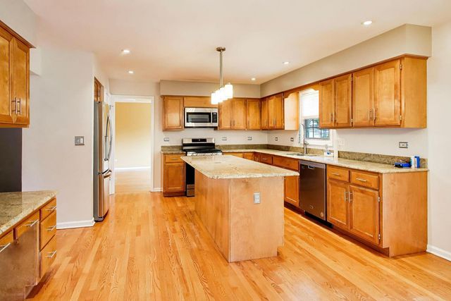 840 NAPA Lane, Aurora, IL 60502