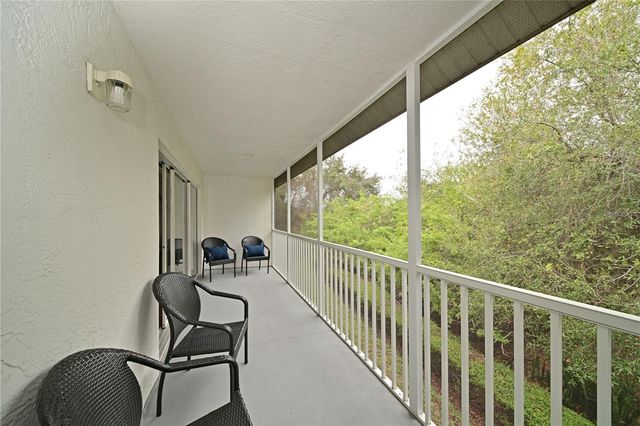 6589 FAIRWAY GARDENS DRIVE 202, Bradenton, FL 34203