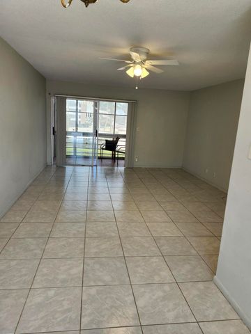 17 Golfs H, West Palm Beach, FL 33417