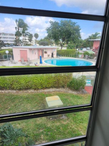 17 Golfs H, West Palm Beach, FL 33417