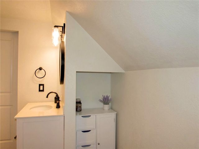 909 ALLEGHENY AVE, Oakmont, PA 15039