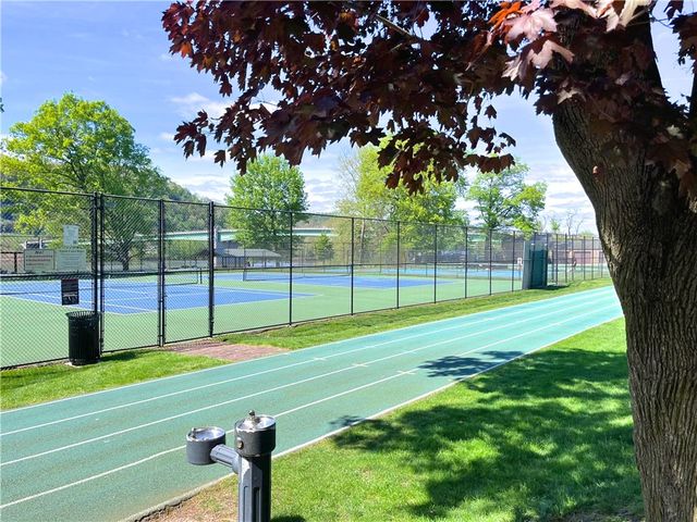 909 ALLEGHENY AVE, Oakmont, PA 15039