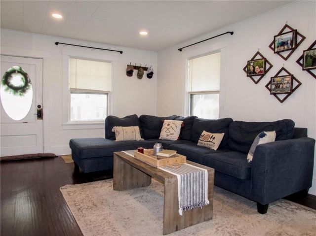 909 ALLEGHENY AVE, Oakmont, PA 15039
