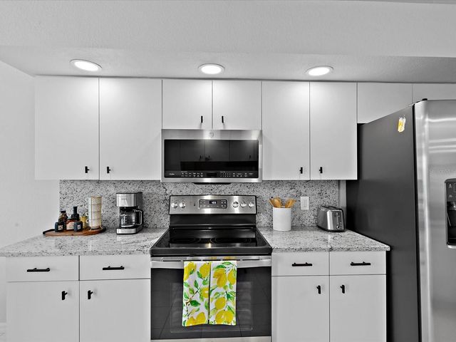 39 LONG MEADOW COURT, Rotonda West, FL 33947