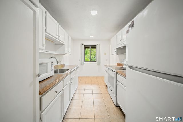 489 Heritage Village C, Southbury, CT 06488