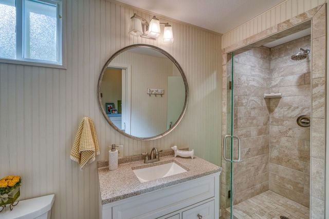 621 Sandy Mountain DR, Sunrise Beach, TX 78643