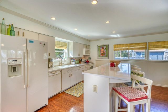 621 Sandy Mountain DR, Sunrise Beach, TX 78643