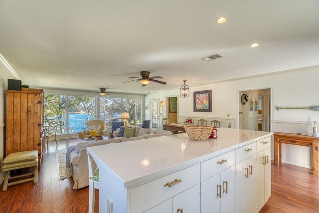 621 Sandy Mountain DR, Sunrise Beach, TX 78643