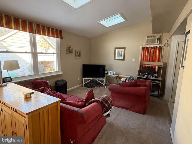 530 KENMORE RD, Havertown, PA 19083