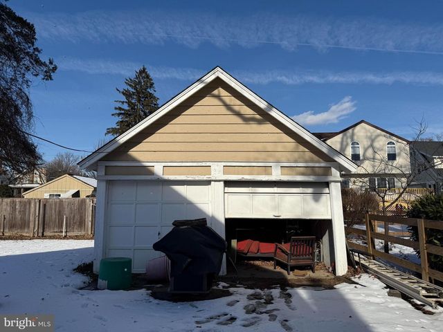 530 KENMORE RD, Havertown, PA 19083