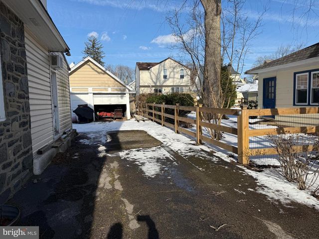 530 KENMORE RD, Havertown, PA 19083