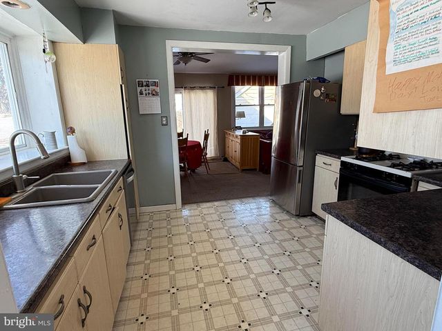 530 KENMORE RD, Havertown, PA 19083