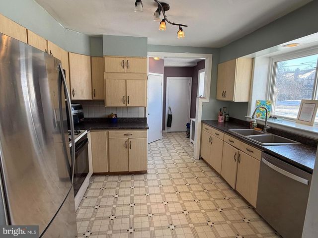 530 KENMORE RD, Havertown, PA 19083