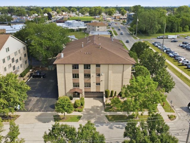 4500 W 93rd Street 1A, Oak Lawn, IL 60453