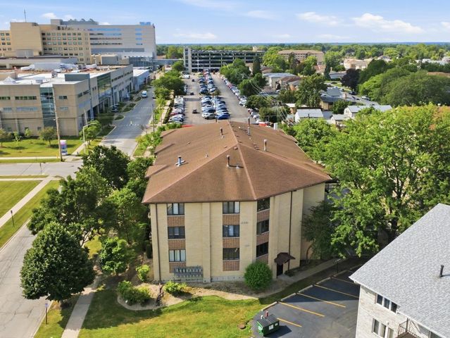 4500 W 93rd Street 1A, Oak Lawn, IL 60453