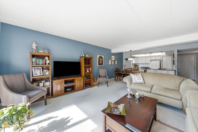 4500 W 93rd Street 1A, Oak Lawn, IL 60453