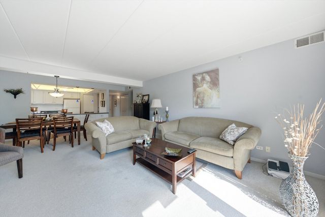 4500 W 93rd Street 1A, Oak Lawn, IL 60453