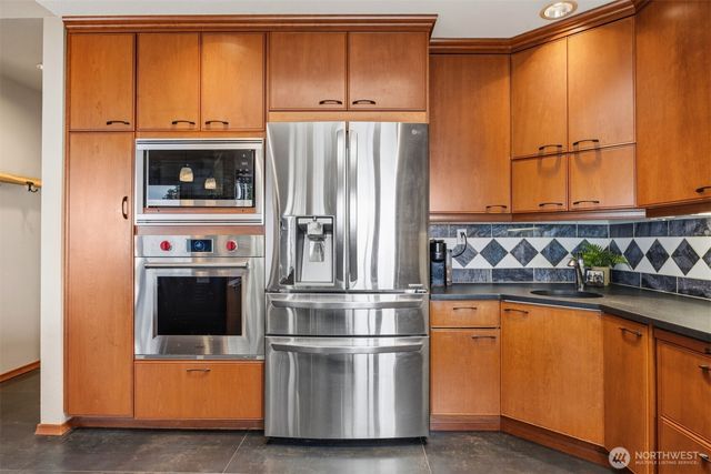 24 Shorewood Drive, Bellingham, WA 98225