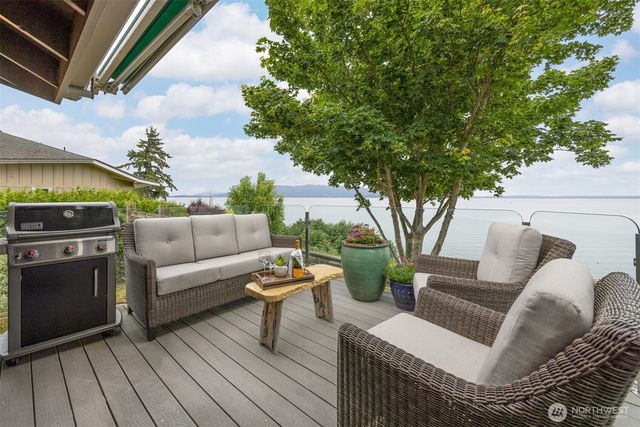 24 Shorewood Drive, Bellingham, WA 98225