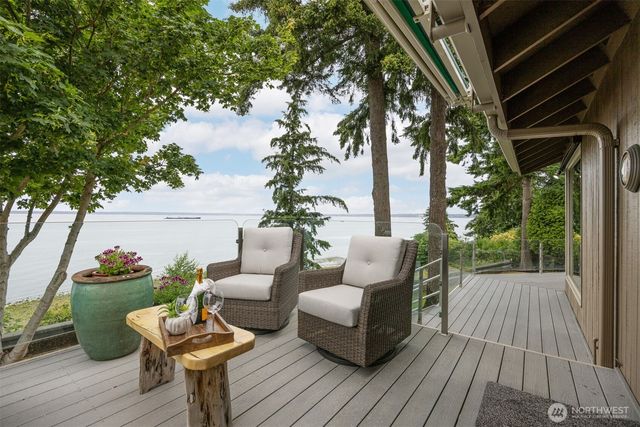 24 Shorewood Drive, Bellingham, WA 98225