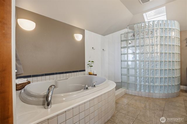24 Shorewood Drive, Bellingham, WA 98225