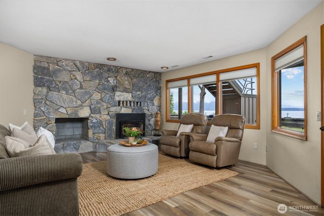 24 Shorewood Drive, Bellingham, WA 98225