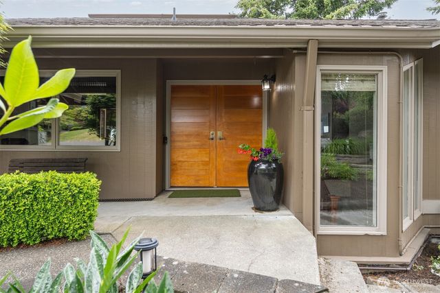 24 Shorewood Drive, Bellingham, WA 98225