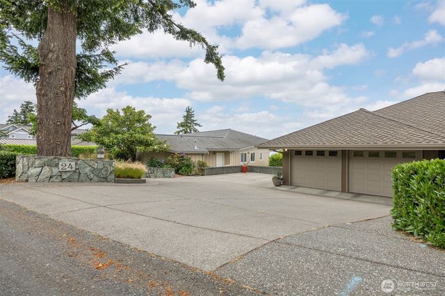 24 Shorewood Drive, Bellingham, WA 98225