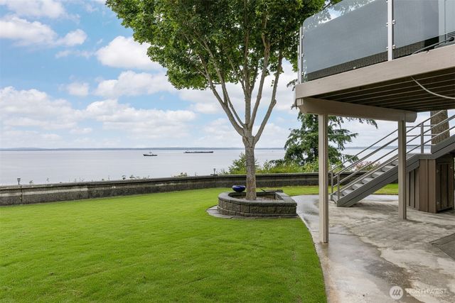 24 Shorewood Drive, Bellingham, WA 98225