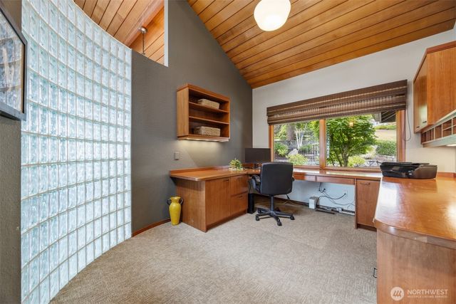 24 Shorewood Drive, Bellingham, WA 98225