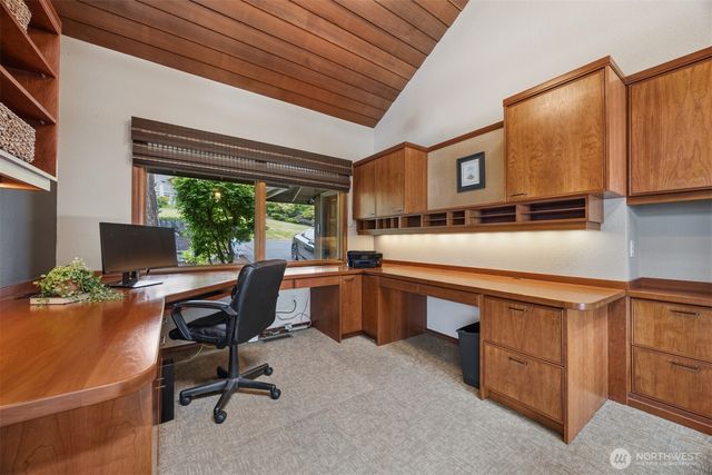 24 Shorewood Drive, Bellingham, WA 98225